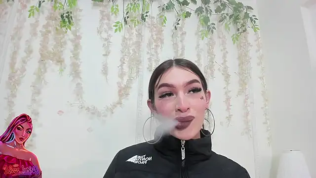 lizz lunna online show from April 2026 12:13:01 AM