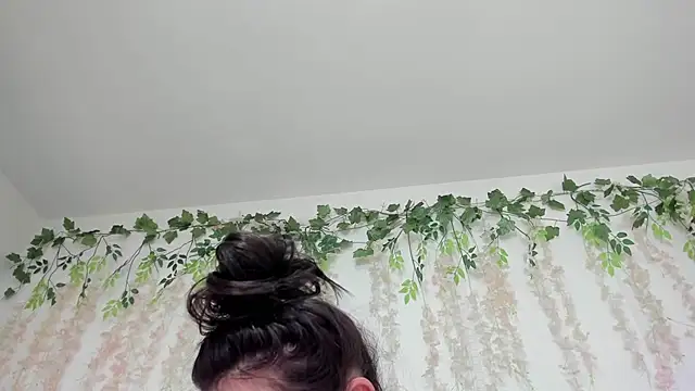 lizz lunna online show from March 2026 08:40:01 PM