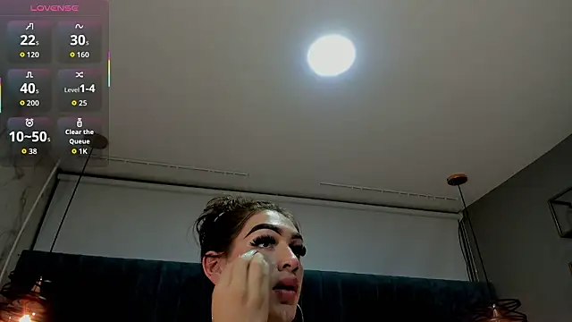 lizz lunna online show from February 2026 07:33:01 PM