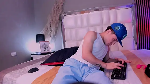 Roger And Ramona online show from March 2026 12:40:01 PM