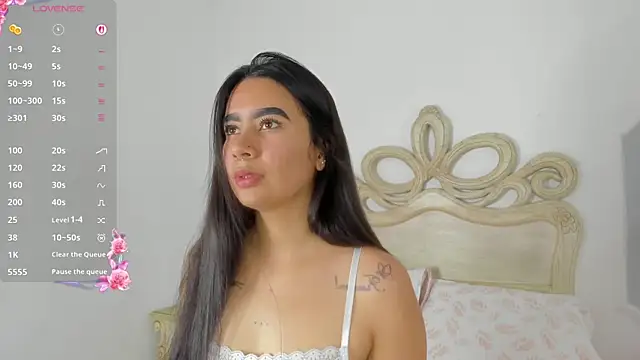 paulina lux online show from March 2026 07:59:01 PM