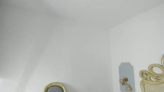 paulina lux online show from April 2026 07:42:01 PM