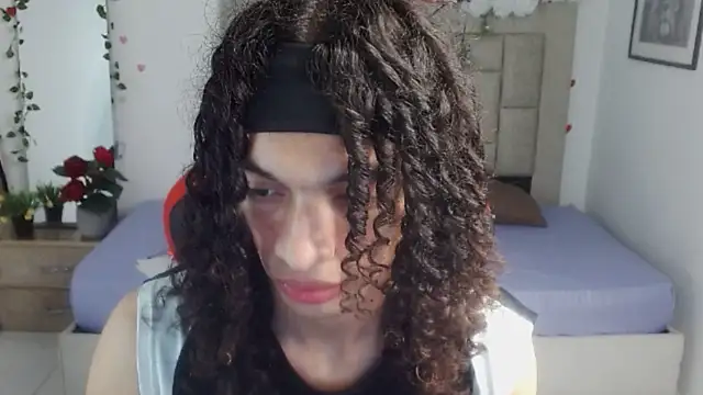 Snapshot of Axel_fox77 chatting on May 2026 01:05:01 AM Axel fox77 online show from May 2026 01:05:01 AM