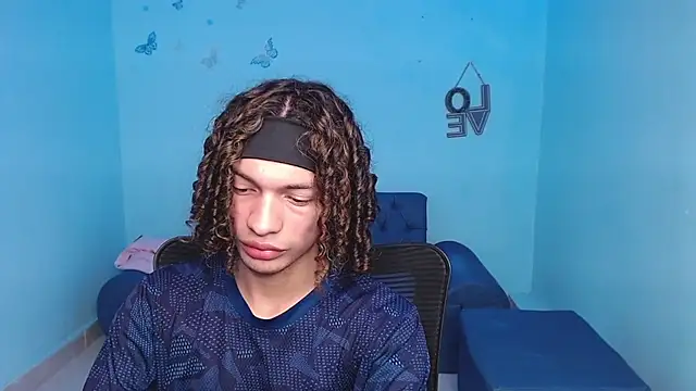Axel fox77 online show from August 2026 11:31:02 PM