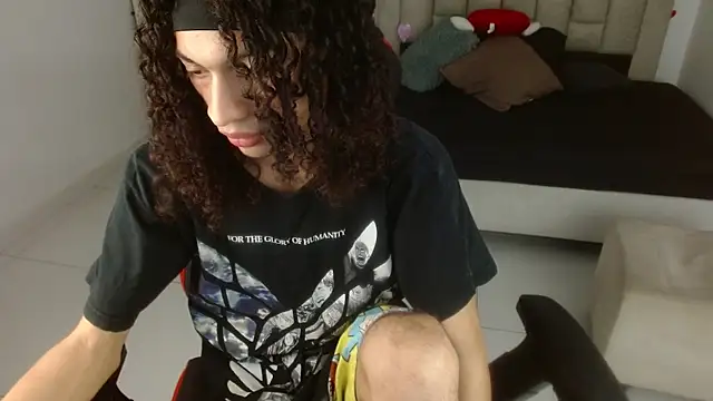 Snapshot of Axel_fox77 chatting on May 2026 12:03:01 AM Axel fox77 online show from May 2026 12:03:01 AM