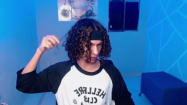 Axel fox77 online show from July 2026 12:08:01 AM