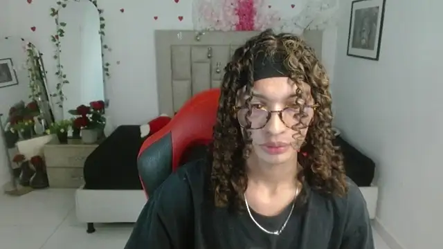 Snapshot of Axel_fox77 chatting on June 2026 01:28:02 AM Axel fox77 online show from June 2026 01:28:02 AM