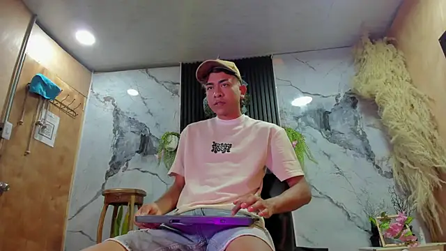Snapshot of Dylan_Cruz01 chatting on January 2026 08:15:01 PM Dylan Cruz01 online show from January 2026 08:15:01 PM