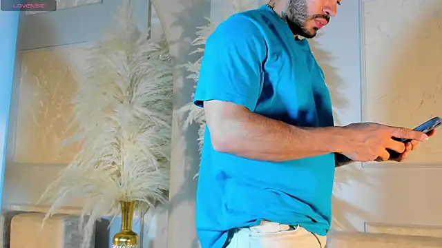 thiago ferrari  online show from May 2026 02:06:01 AM