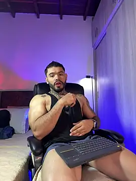 thiago ferrari  online show from March 2026 11:27:02 PM