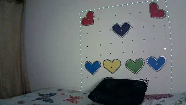 Mia Suarez7 online show from April 2026 01:23:02 PM