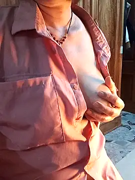 Snapshot of Myna_999 chatting on February 2026 03:59:01 AM Myna 999 online show from February 2026 03:59:01 AM