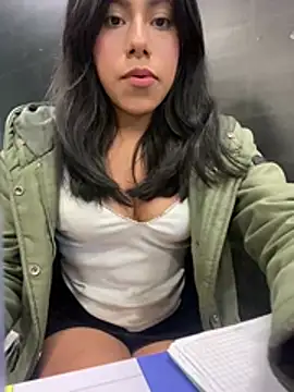 katerinnn99 online show from January 2026 10:24:01 PM