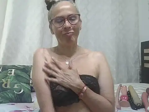 ZAMY1 online show from April 2026 10:47:02 PM