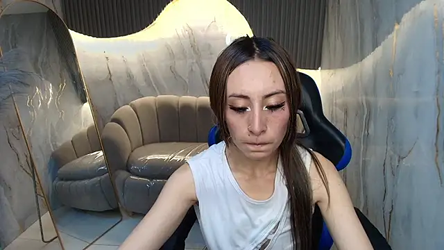 katalina r  online show from April 2026 08:05:02 PM