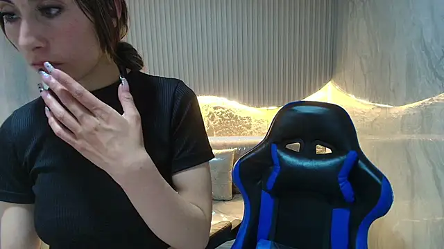 Snapshot of katalina_r_ chatting on February 2026 06:59:02 AM katalina r online show from February 2026 06:59:02 AM