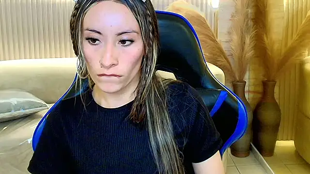 Snapshot of katalina_r_ chatting on February 2026 03:21:02 PM katalina r online show from February 2026 03:21:02 PM