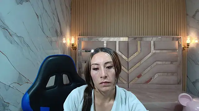 katalina r  online show from May 2026 08:14:01 PM