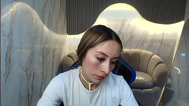 Snapshot of katalina_r_ chatting on February 2026 03:18:02 AM katalina r online show from February 2026 03:18:02 AM