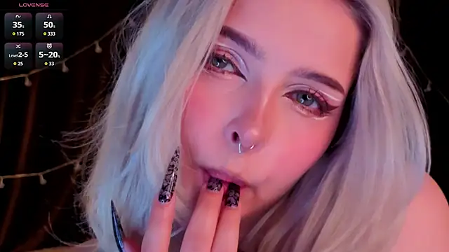 ShyniAlice online show from June 2026 04:18:01 AM
