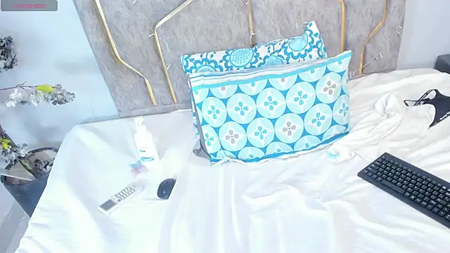 Miaaffox online show from January 2026 07:56:01 AM