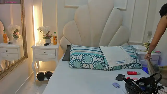 Snapshot of Miaaffox chatting on February 2026 08:08:01 PM Miaaffox online show from February 2026 08:08:01 PM