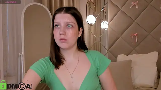 Casandra Joness online show from April 2026 04:25:01 AM