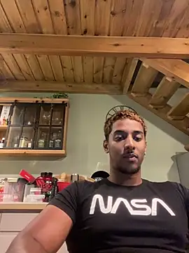 Snapshot of Axel_black10 chatting on February 2026 03:21:02 PM Axel black10 online show from February 2026 03:21:02 PM