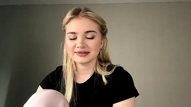 KariJarecke online show from February 2026 01:08:01 PM