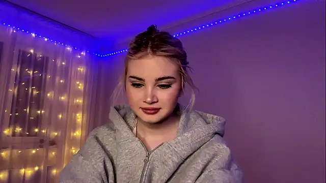 KariJarecke online show from February 2026 01:05:02 PM