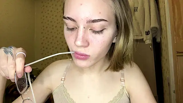 KerieDitti online show from January 2026 02:13:01 PM