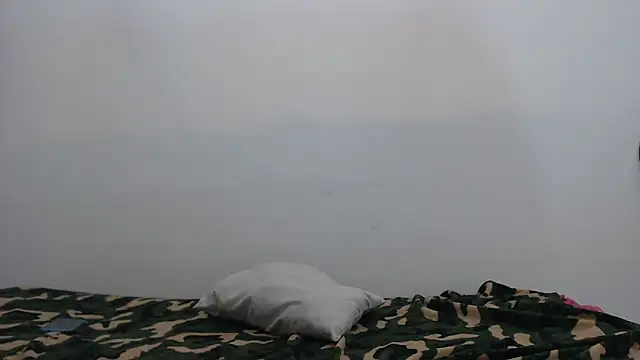 littlepearl18 online show from February 2026 01:45:01 AM