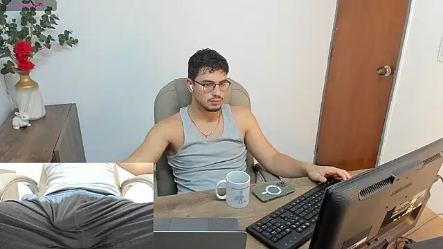 Snapshot of Jay_Grip chatting on February 2026 01:29:01 PM Jay Grip online show from February 2026 01:29:01 PM