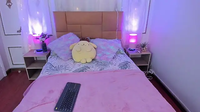 Jenifer James online show from February 2026 07:45:01 PM