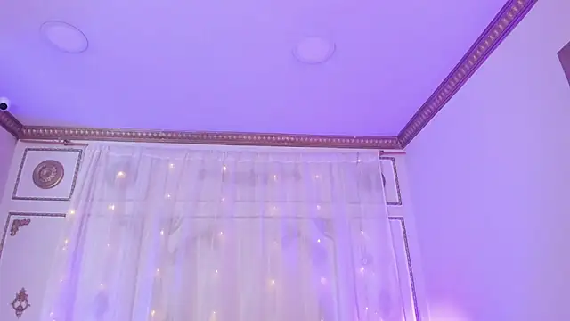 Jenifer James online show from March 2026 07:51:01 PM