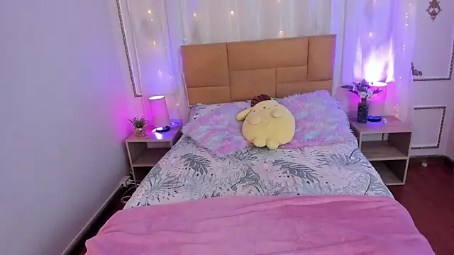 Jenifer James online show from February 2026 07:46:01 PM