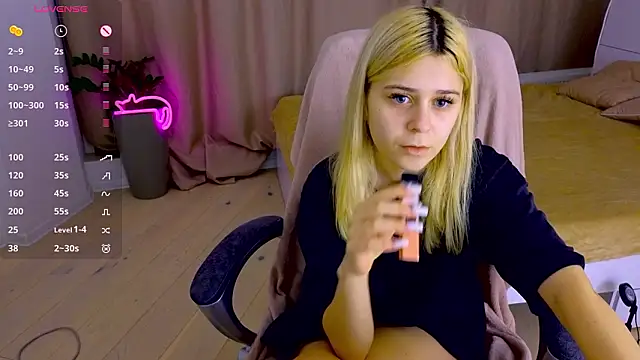 ApheliaStar online show from February 2026 04:56:01 PM