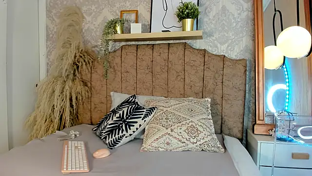 Sarah amy  online show from January 2026 12:53:01 PM