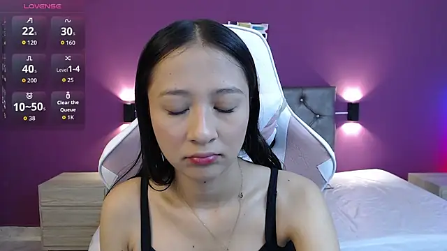 Snapshot of LittleAshleey chatting on January 2026 11:39:02 AM LittleAshleey online show from January 2026 11:39:02 AM