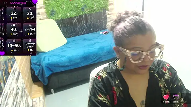 mia pazzi online show from January 2026 08:57:01 PM