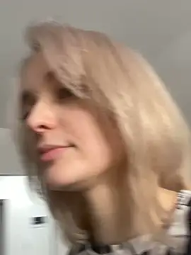 Snapshot of aka_Blonde chatting on January 2026 05:58:01 AM aka Blonde online show from January 2026 05:58:01 AM