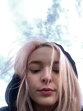 aka Blonde online show from March 2026 09:29:01 AM