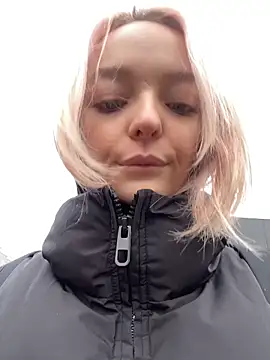 aka Blonde online show from March 2026 08:27:01 AM