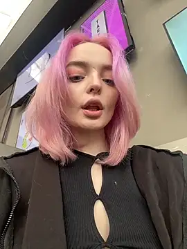 Snapshot of aka_Blonde chatting on March 2026 05:37:02 AM aka Blonde online show from March 2026 05:37:02 AM