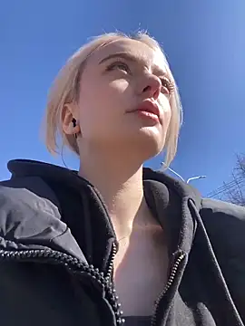 aka Blonde online show from April 2026 05:42:01 AM