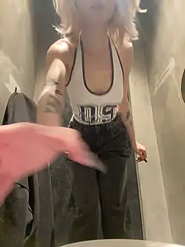 aka Blonde online show from April 2026 05:32:02 AM