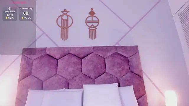 emily nova  online show from April 2026 12:07:02 PM