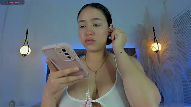 Snapshot of emily_nova_ chatting on June 2026 11:48:01 AM emily nova online show from June 2026 11:48:01 AM