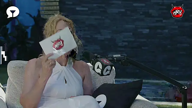 Snapshot of hollyrandall chatting on February 2026 07:24:01 PM hollyrandall online show from February 2026 07:24:01 PM