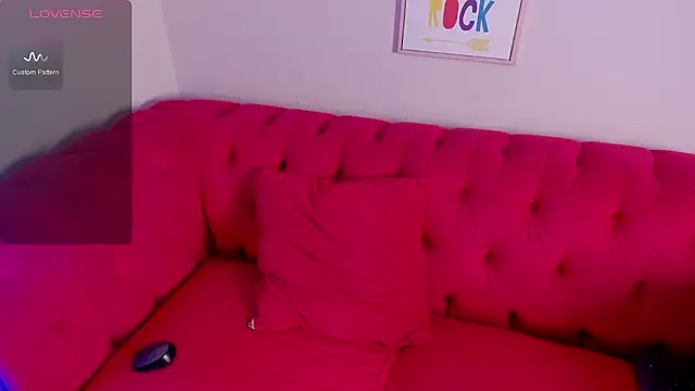 Lara reynolds  online show from February 2026 04:50:01 PM